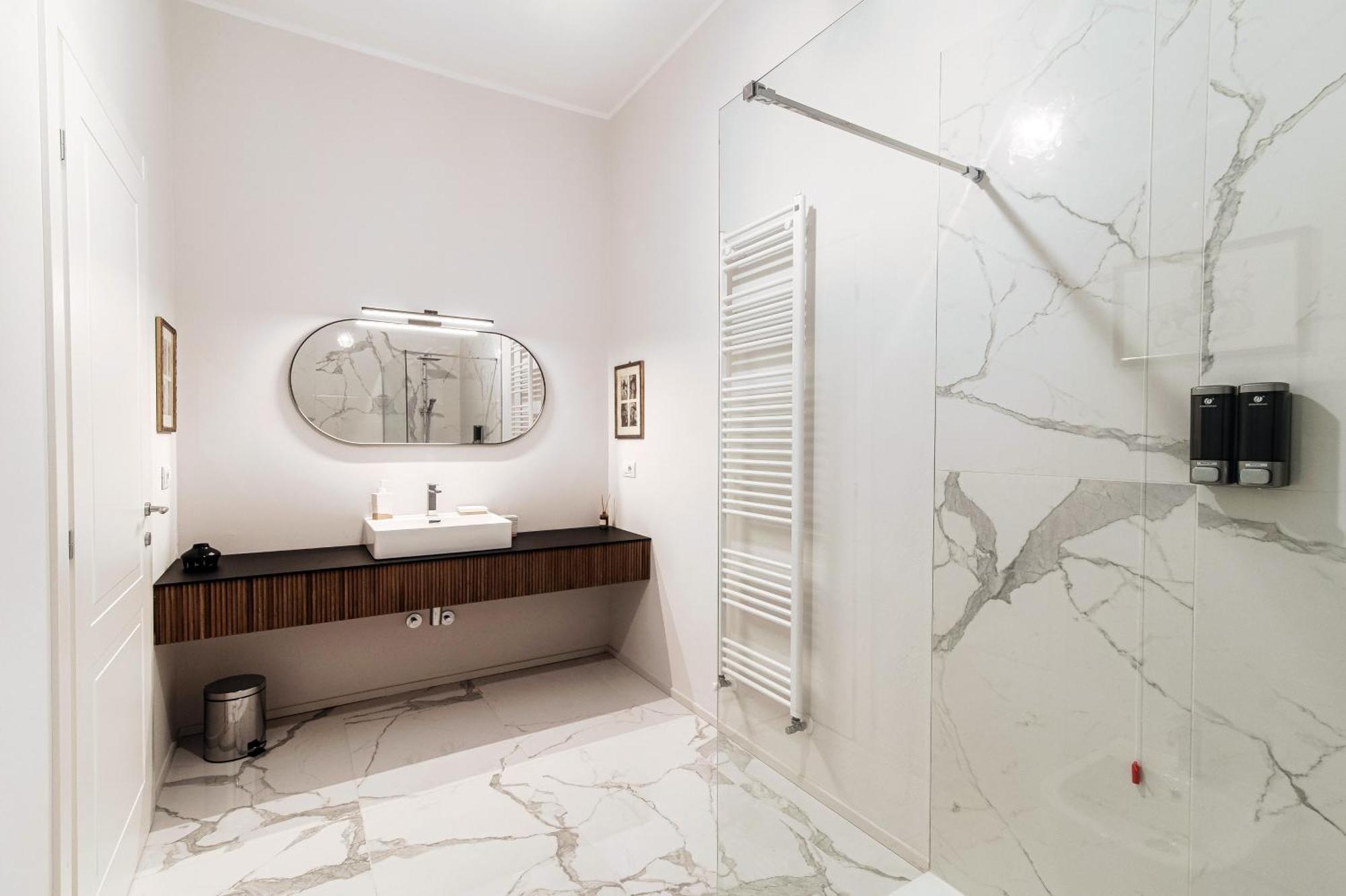 Guesthouse Lake'S Vibes - The House Of Travelers Como Luaran gambar