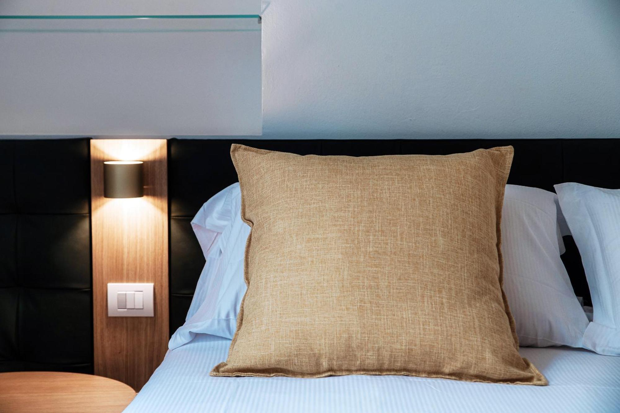 Guesthouse Lake'S Vibes - The House Of Travelers Como Luaran gambar